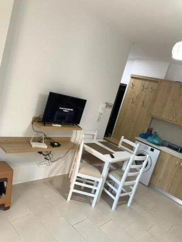 Leko’s apt 105