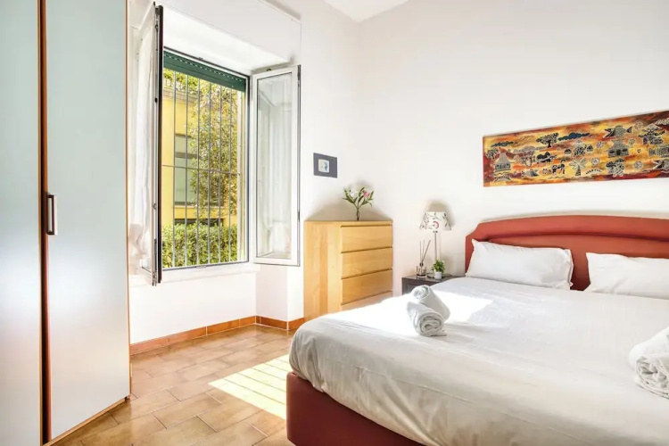 Adorable flat near centre
