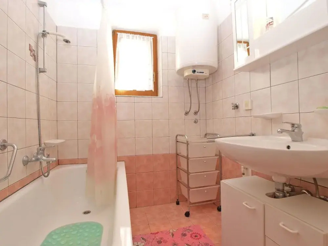 Apartment 950