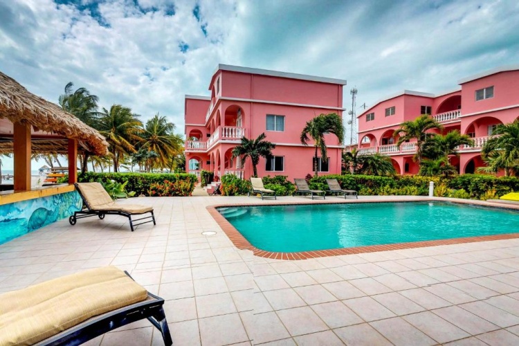 3 Bedrooms Apartment