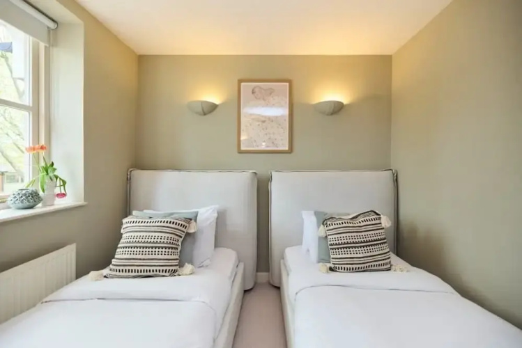 Chiswick Views & Space Elegant 3bdr Duplex With Parking