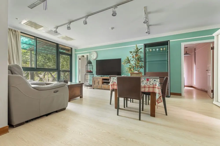 2 Bedrooms Suite with balcony