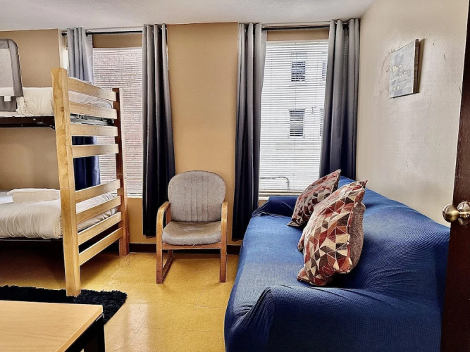 7 Beds Explore Downtown Pittsburgh Large Groups