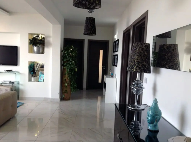 Luxury Seafront Apartment With Pool