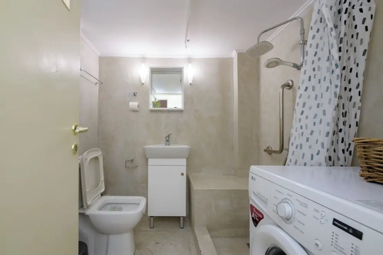 Cosy 2BR flat - metro station & hospital