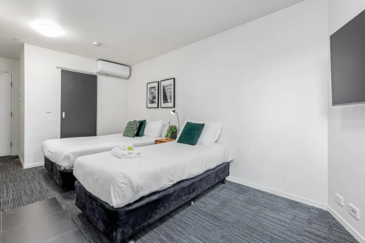 Standard Twin room with balcony