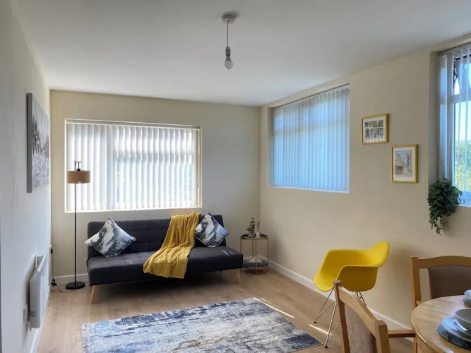 Apartment Sleeps 4, Free Parking, Pets Welcome