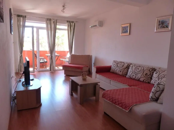 1 Bedroom Apartment with balcony and with garden view