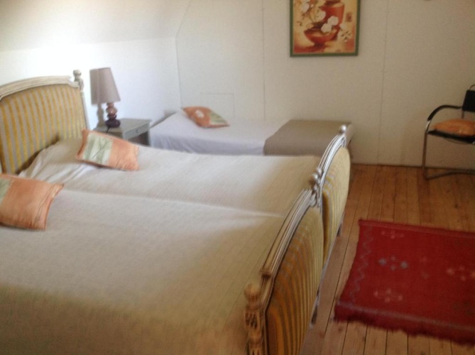 Standard Sextuple Family room