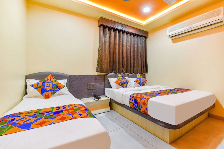 Fabhotel Max Inn