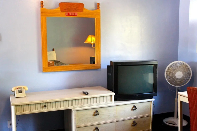 Homestead Motel