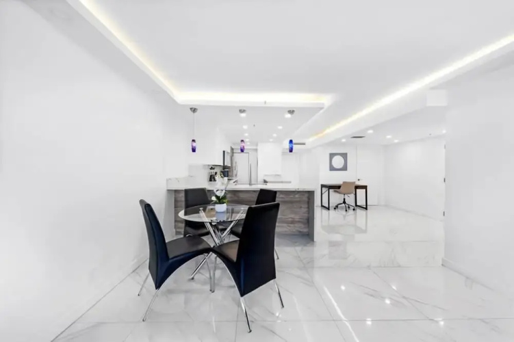 Serene and Modern Apartment Centrally Located