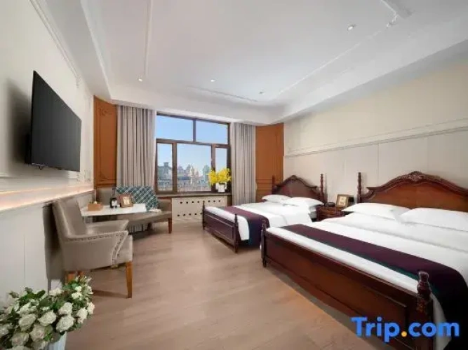 Standard Double room with city view