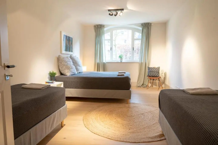 Spacious 3-bedroom apartment near Eilbekpark