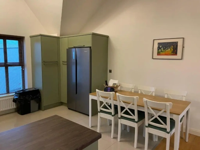 3 Bedrooms Apartment