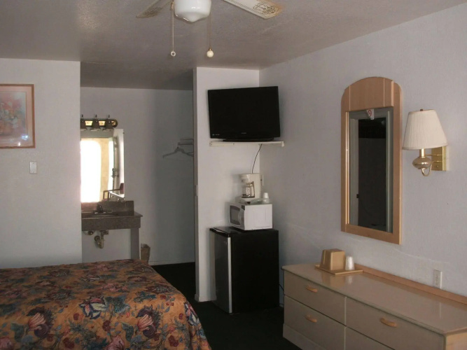 Camlot Inn