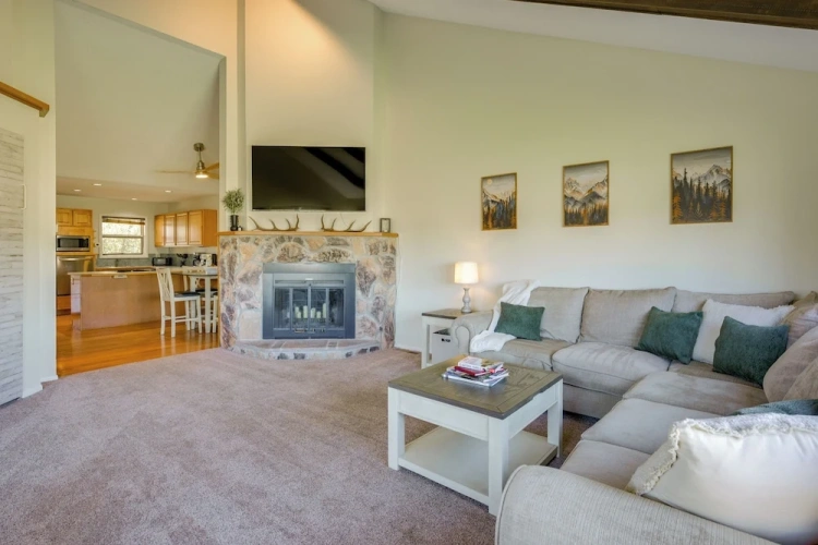 2 Bedrooms Apartment