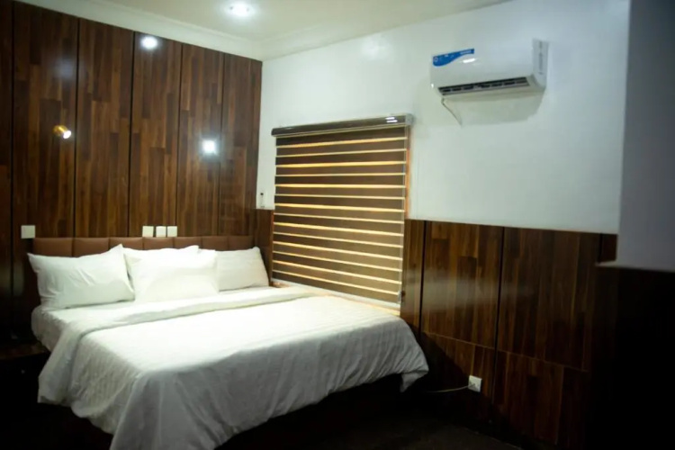 Enland Suites & Apartments