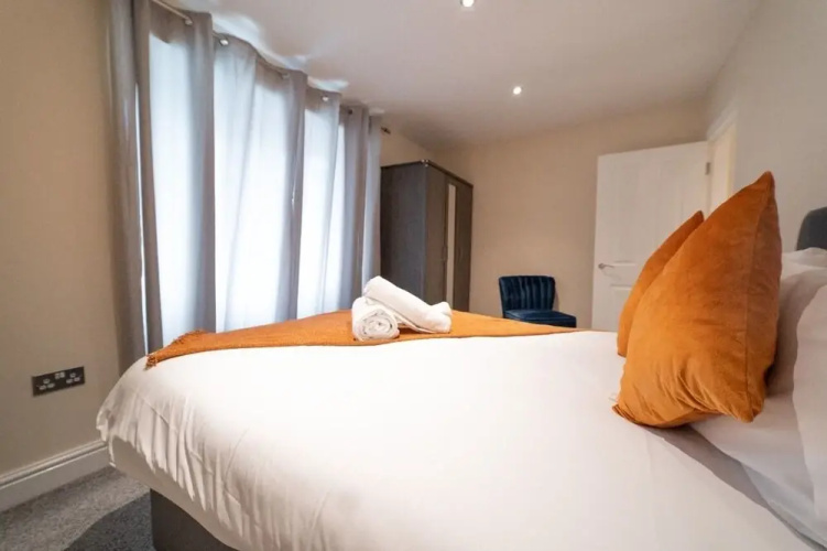 Three Bed Apt Beach View Brighton by Sojo Stay