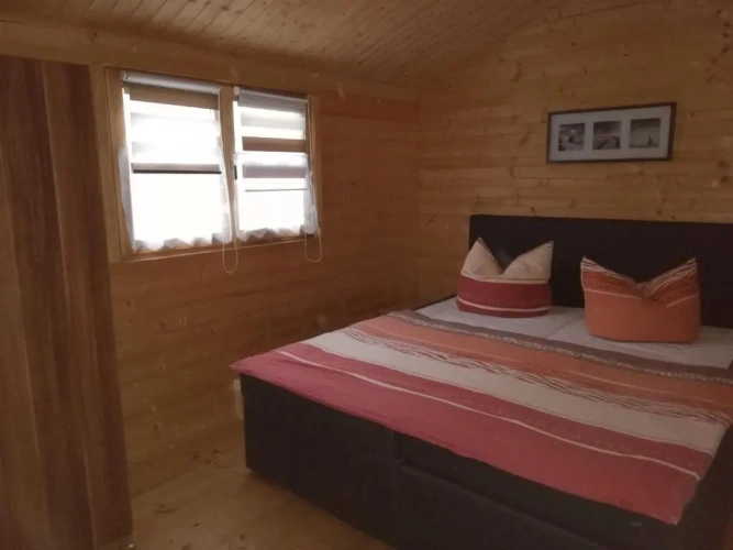 2 Bedrooms Cottage