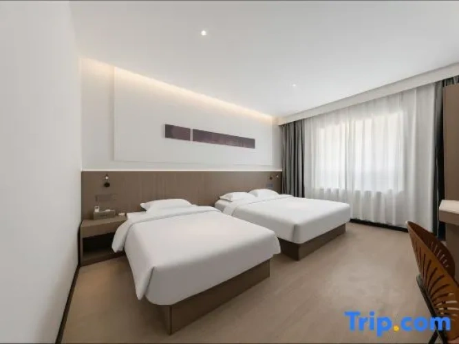 Standard Twin Family room