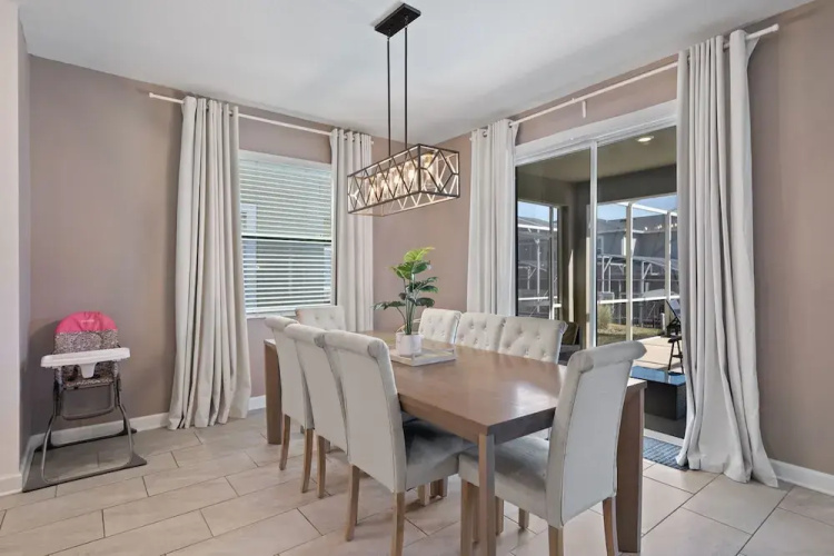 Gorgeous 6-bedroom House With Private Pool