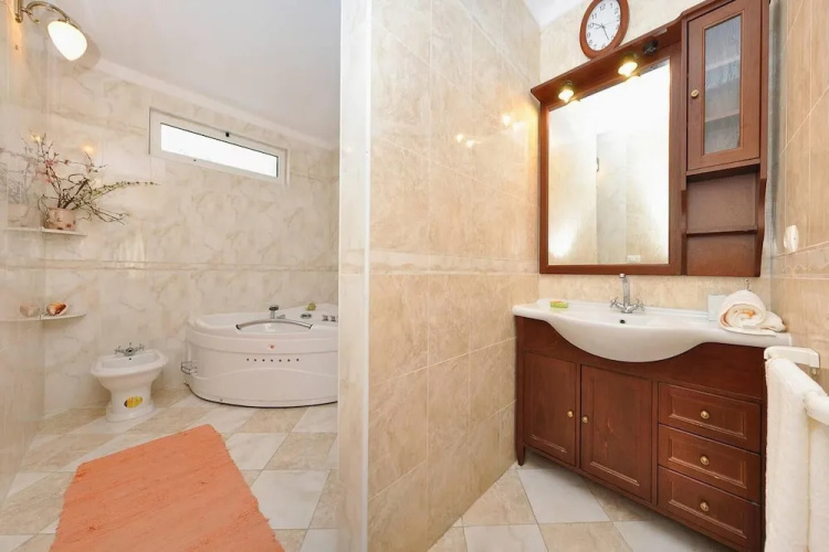 Villa Belezza Sleeps 8 With Pool