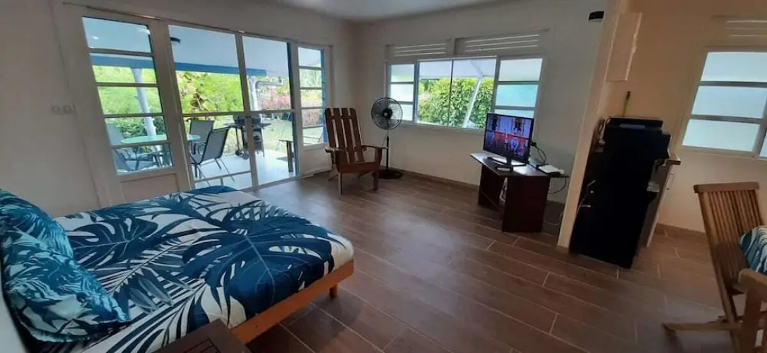 Moana Breeze Eco Lodge