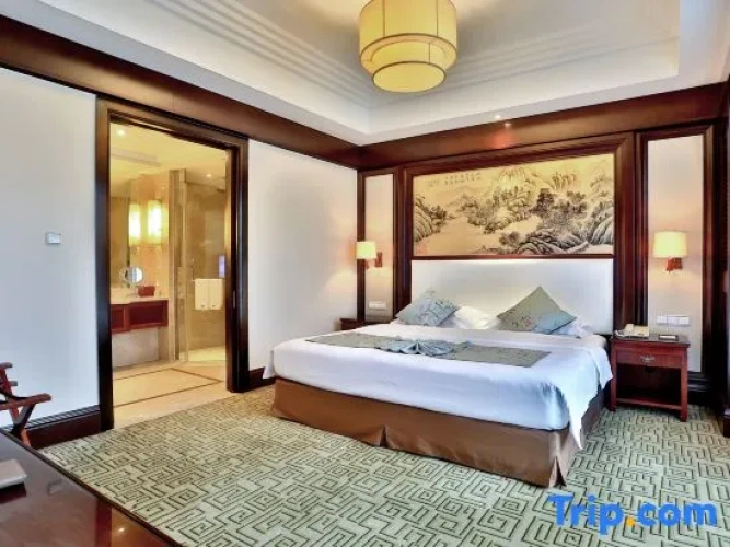 Executive Double Suite with mountain view