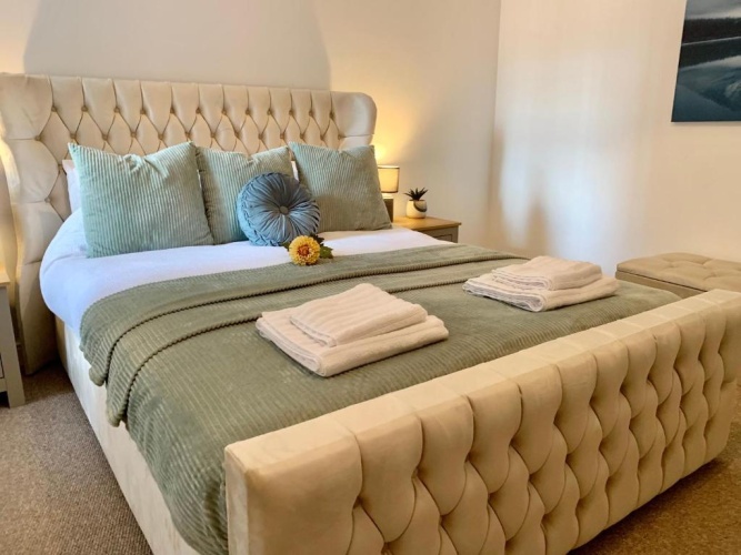 2 Bedrooms Apartment