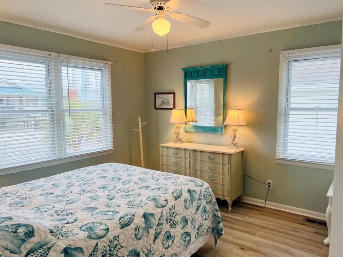 Beach Time 5 Bedroom Home by RedAwning