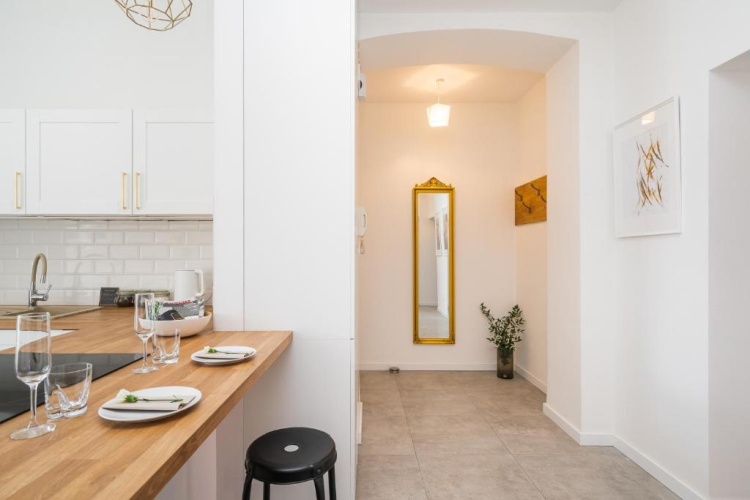 2 Bedrooms Apartment
