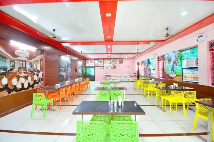 Surya Hotel by OYO Rooms