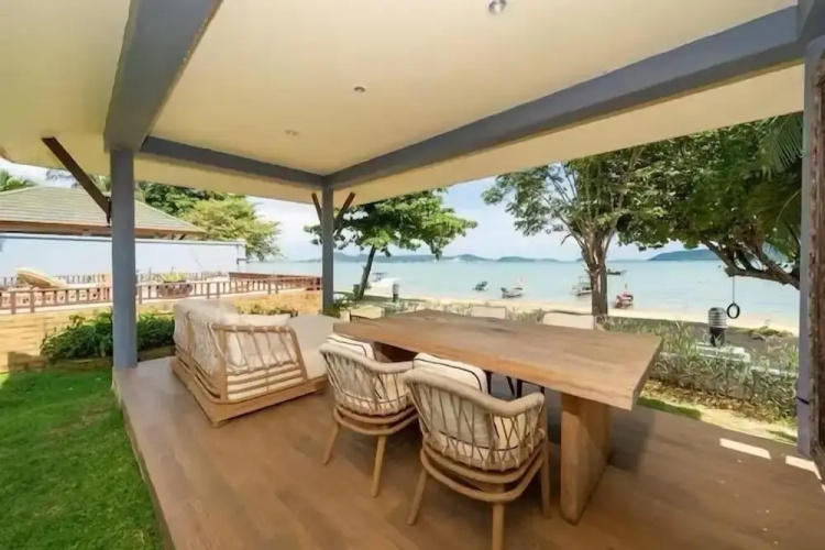 SeaView Villa Private Pool Table V195