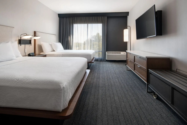 Courtyard by Marriott Fresno Clovis