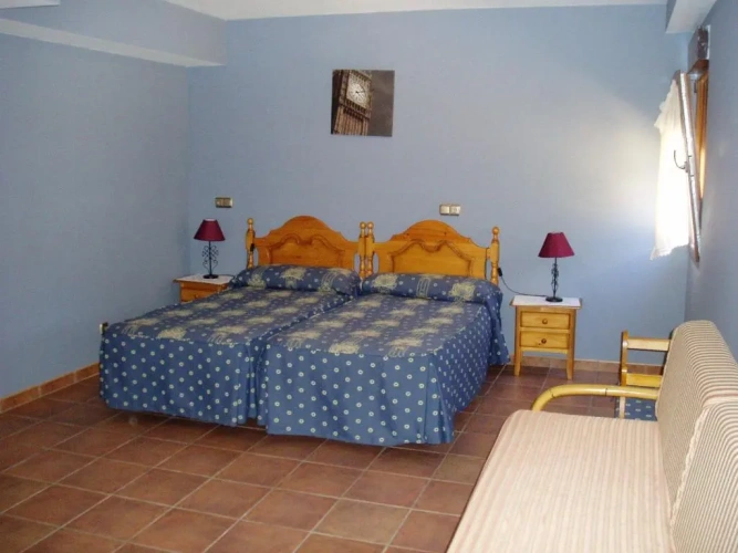 Standard Triple room