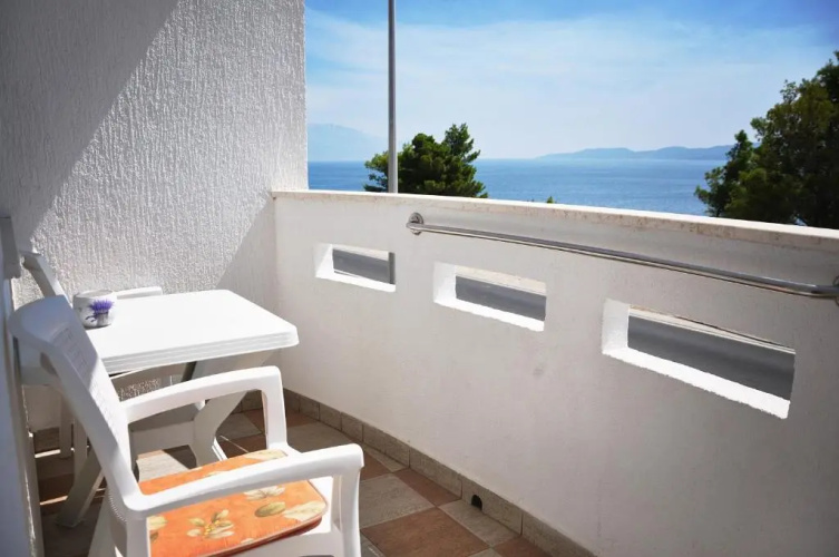 Sunrise Studio Apartments 3