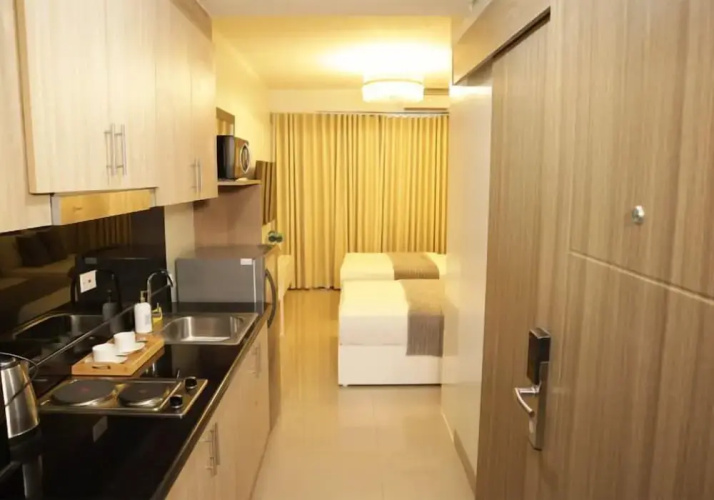 Homefort iHotel at Shore 2 Residences