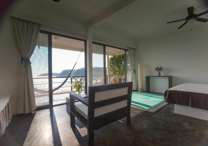 Manta Raya Hotel