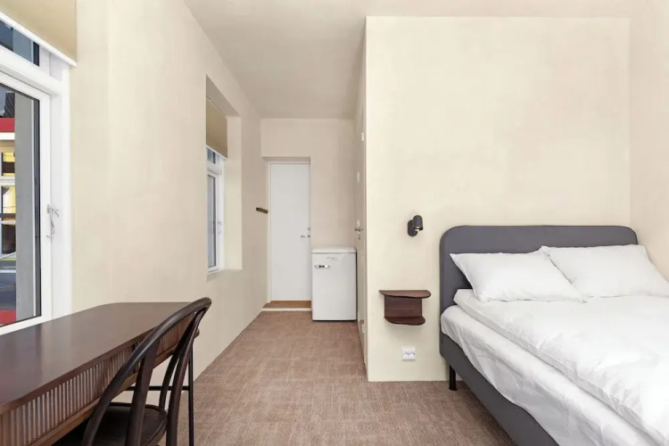Central Guest House - Private Bathroom