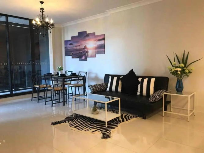 Shine Apartment