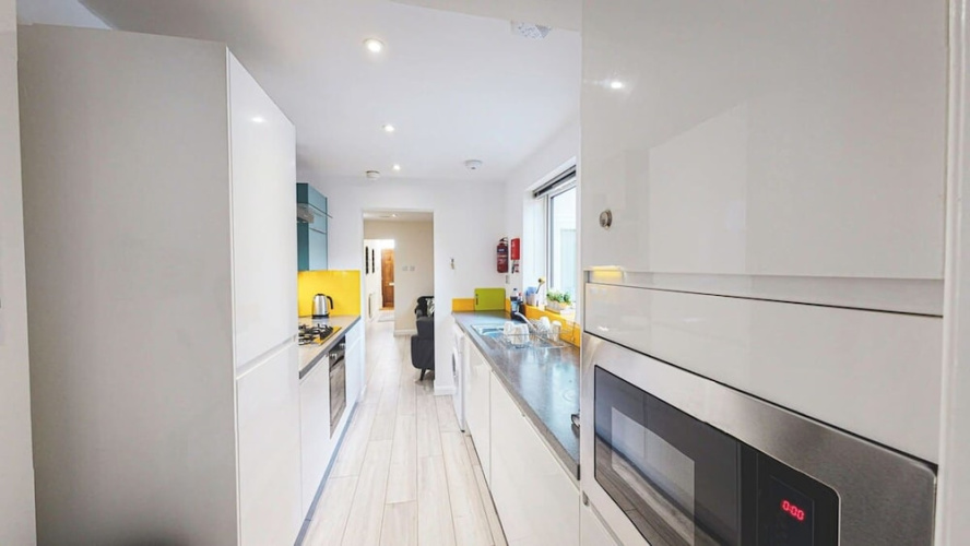 Perfect for Contractors 4-bedrooms Sleeps 7