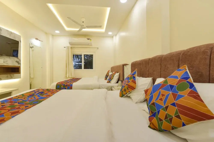 Fabhotel Dr Green'S