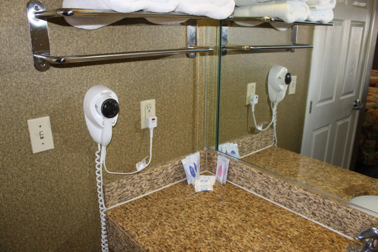 Crystal Inn & Suites photo 10
