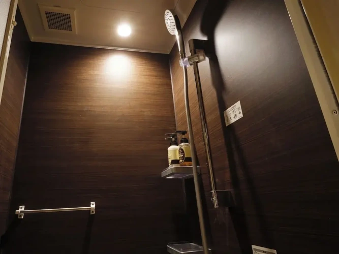 Superior Twin Basement room
