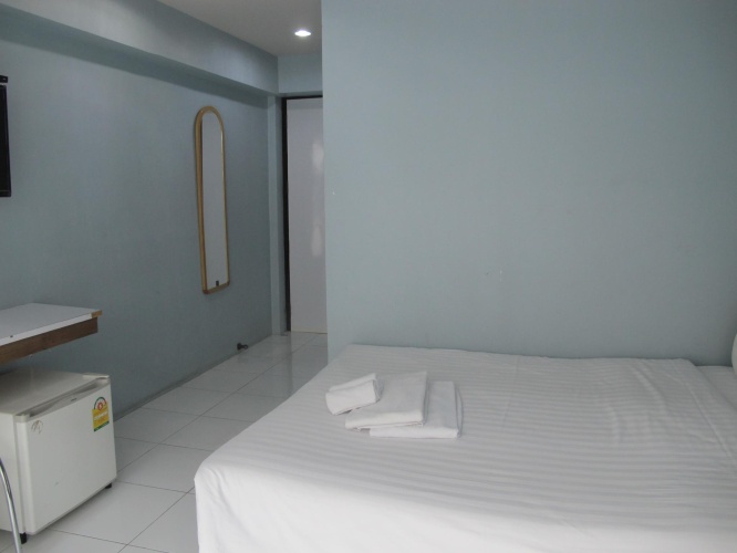 Standard room with pool view