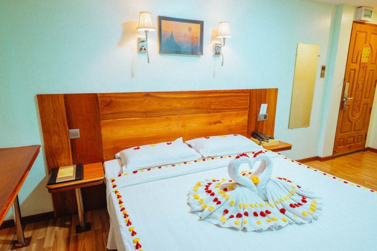 Hotel 8