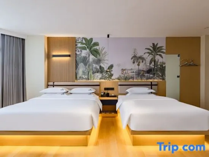 Standard Twin room with view