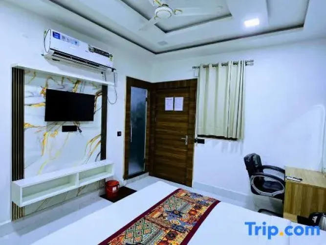 Hotel Aarav Grand
