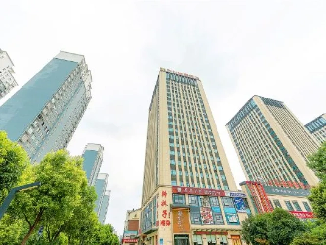 Yunchuan Lijing Hotel (Zhumadian Wenming Avenue Experimental Primary School Branch)